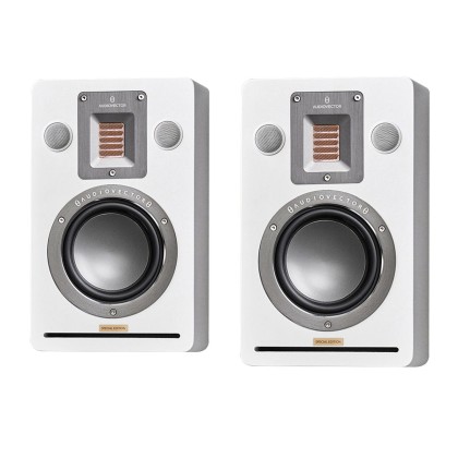 AUDIOVECTOR QR Wall SE White Silk