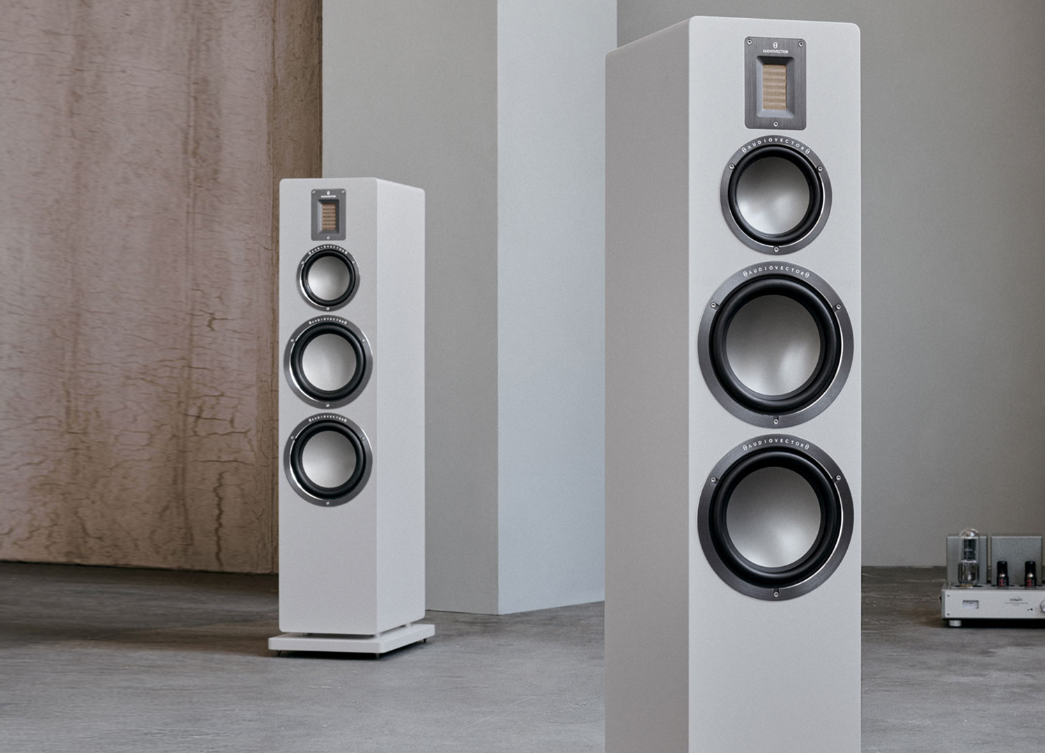 AUDIOVECTOR QR7 SE White Silk