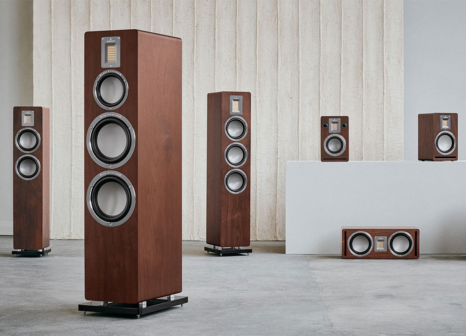 Kolekcja AUDIOVECTOR QR SE Dark Walnut
