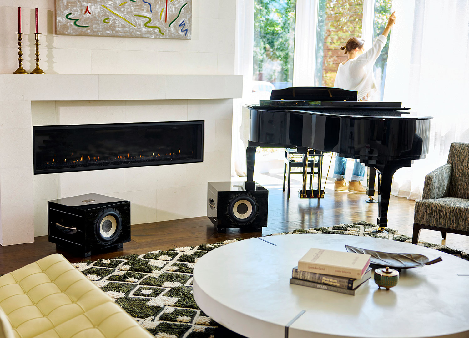 REL S850 Piano Black