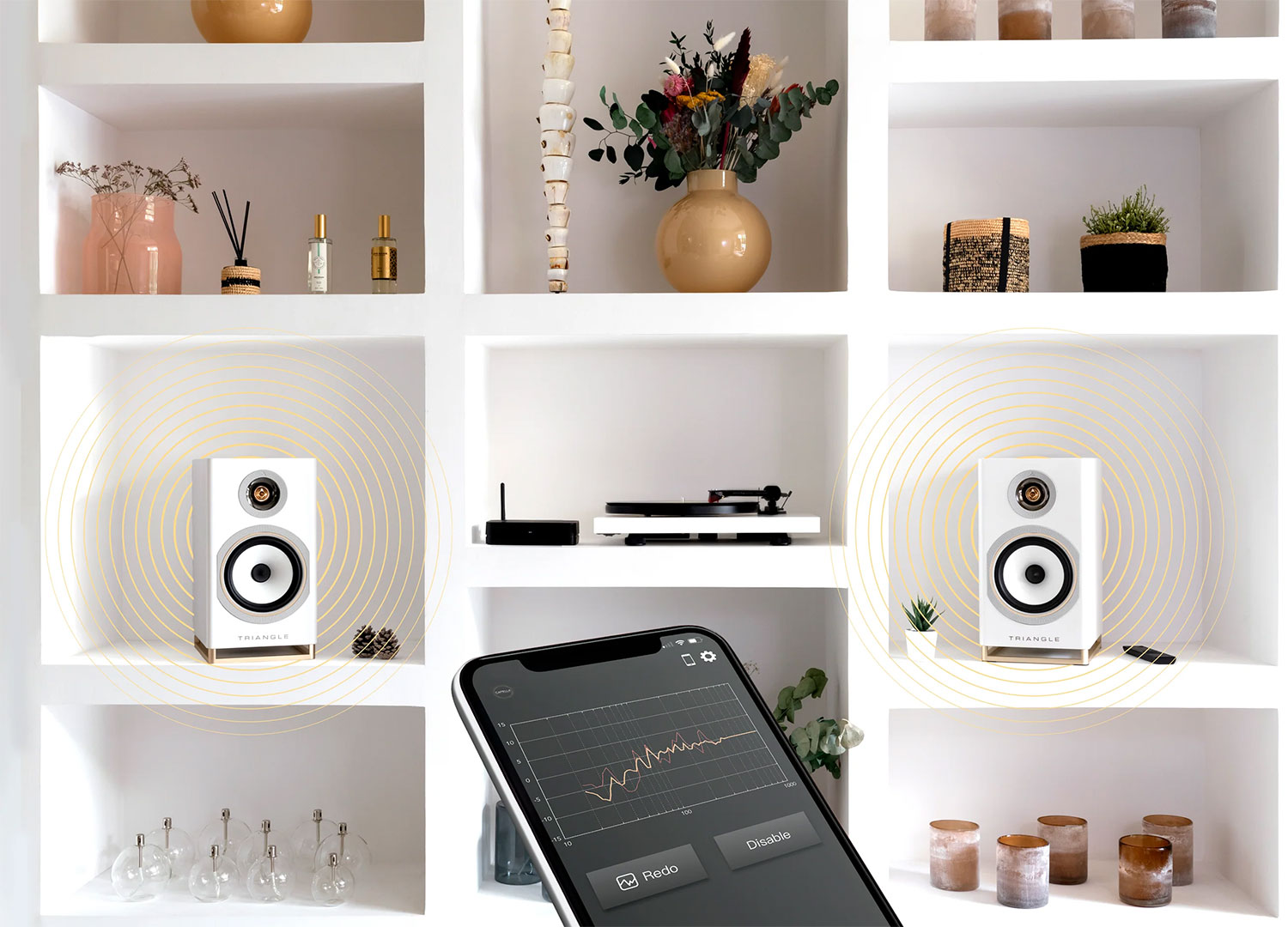 TRIANGLE Capella Space White